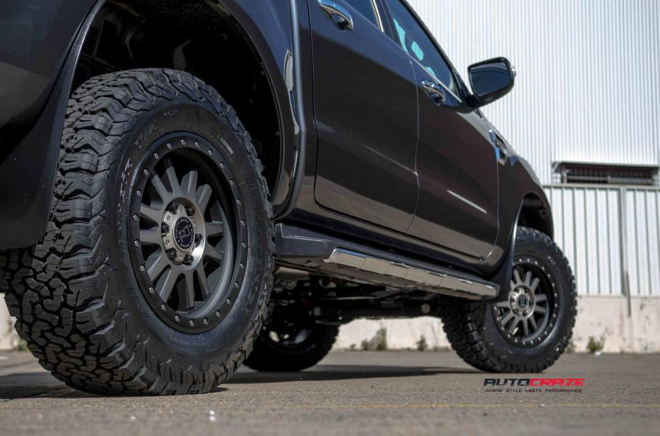 FORD-RANGER-TANAY-MATTE-BLACK-MACHINED-FACE-WITH-DARK-MATTE-TINT-2