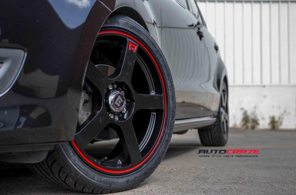 VOLKSWAGEN POLO MR116 MATTE BLACK RED EDGE