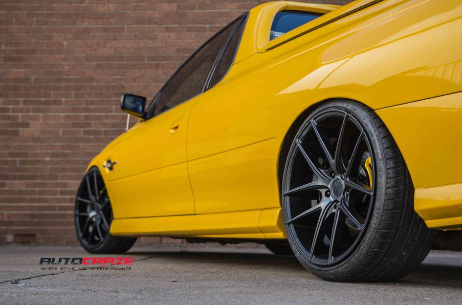 HOLDEN-COMMODORE-TARGA-BLACK---MACHINED-WITH-DOUBLE-DARK-TINT