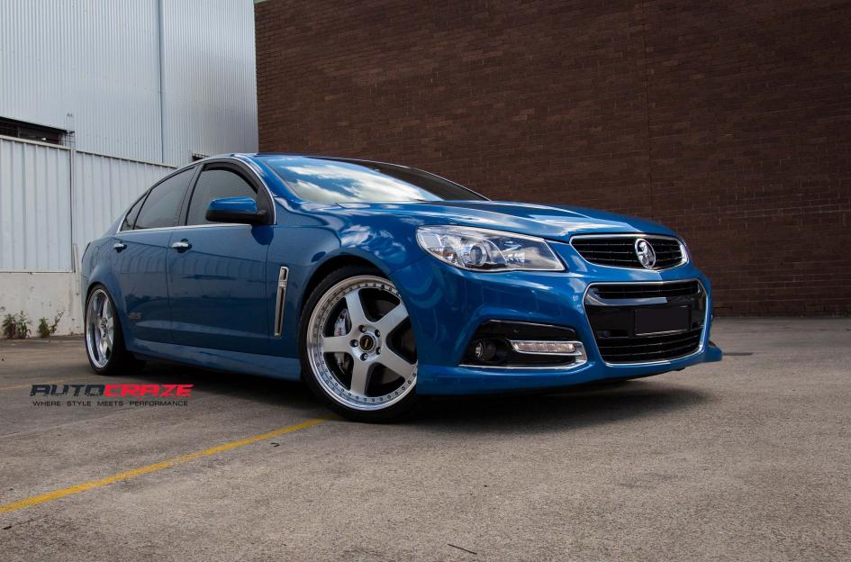 HOLDEN-COMMODORE-FR
