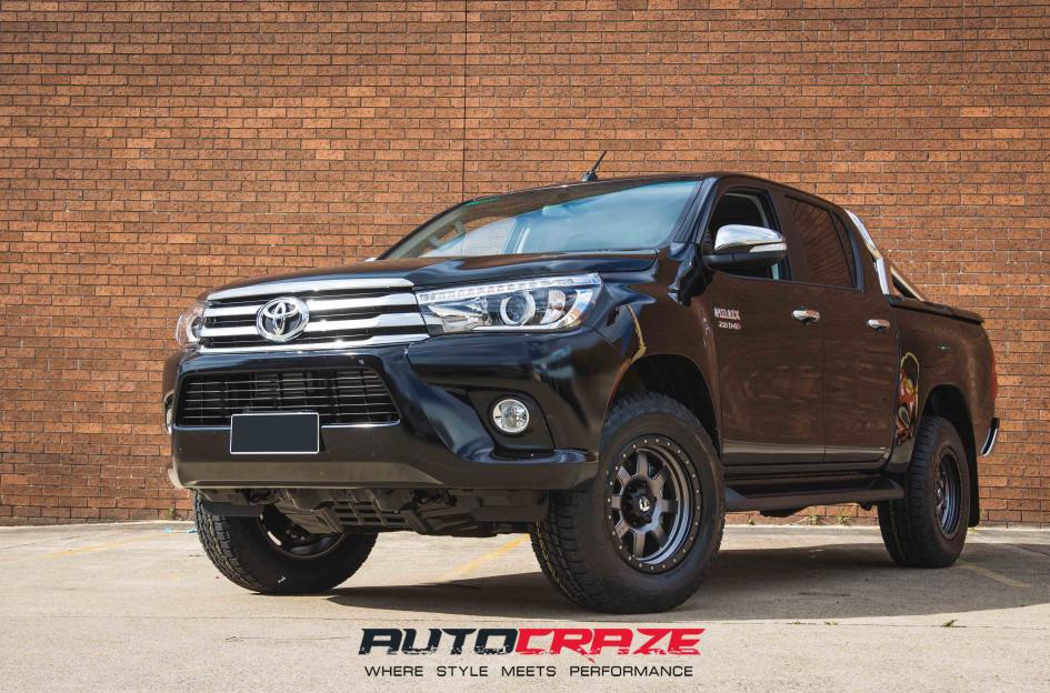 TOYOTA HILUX N70 4WD TROPHY MATTE ANTHRACITE WITH BLACK RING 3