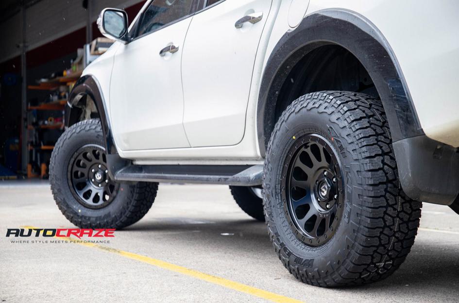 MITSUBISHI TRITON VECTOR MATTE BLACK