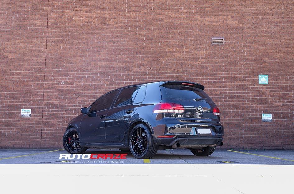 VOLKSWAGEN-GOLF-TARO-GLOSS-BLACK