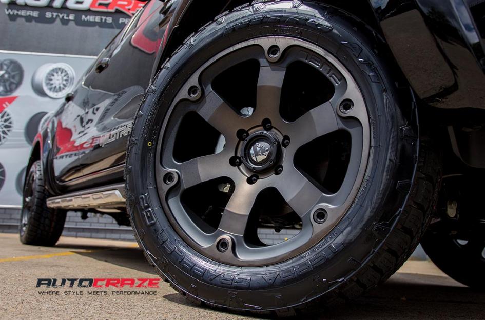 FORD RANGER BEAST BLACK MACHINED WITH DARK TINT