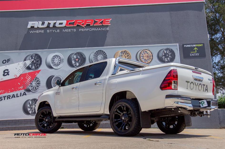 TOYOTA HILUX N80 4WD VAPOR MATTE BLACK