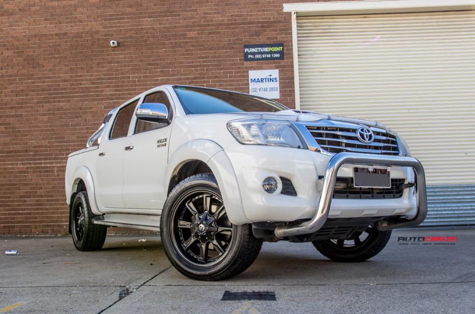 TOYOTA HILUX N70 4WD HYDRO MATTE BLACK