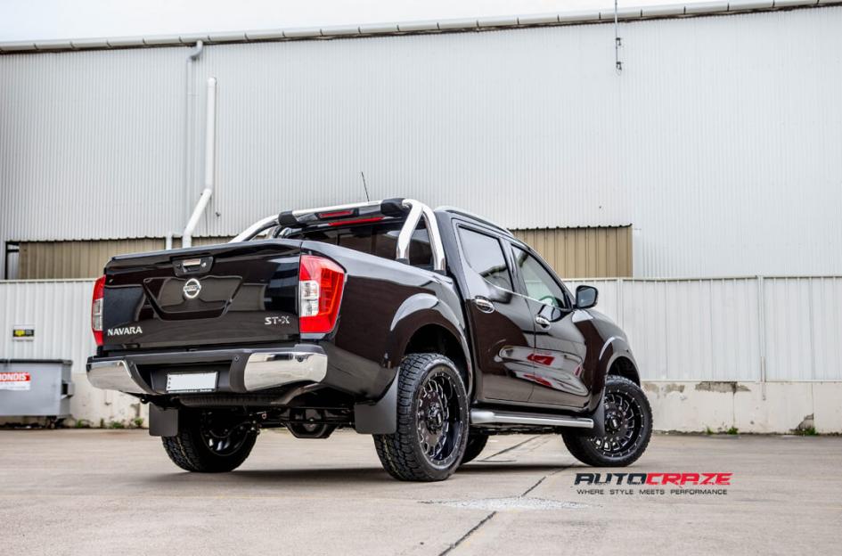 NISSAN NAVARA GD03 GLOSS BLACK MILLED ACCENTS