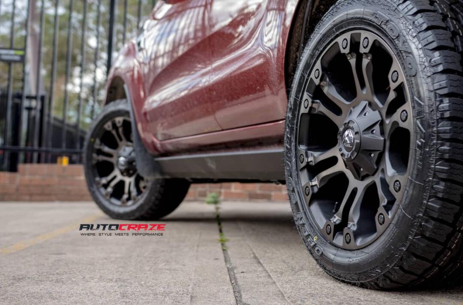 FORD EVEREST VAPOR BLACK MACHINED WITH DARK TINT
