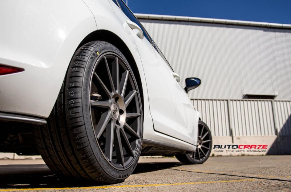 VOLKSWAGEN-GOLF-INVERT-MATTE-BLACK-TINTED-FACE