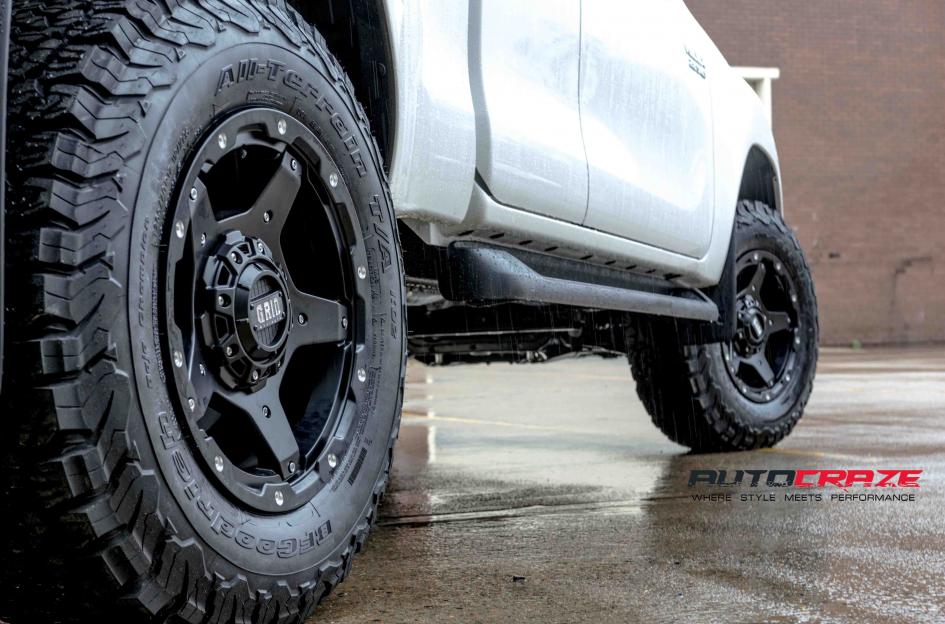 TOYOTA HILUX N80 4WD GD04 MATTE BLACK