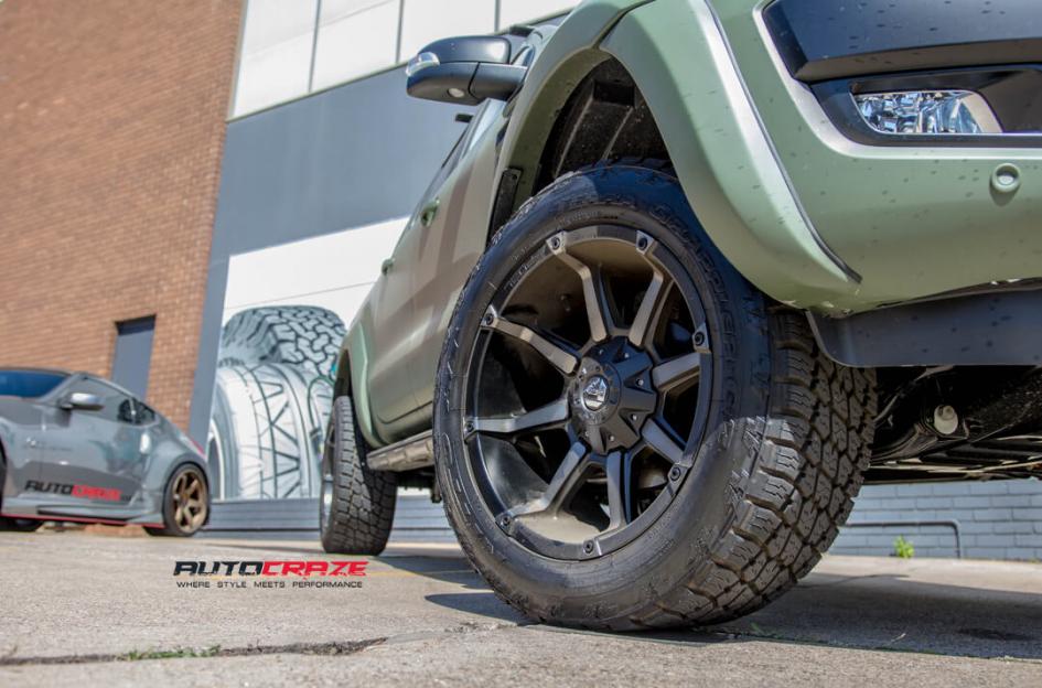 FORD RANGER COUPLER BLACK MACHINED WITH DARK TINT