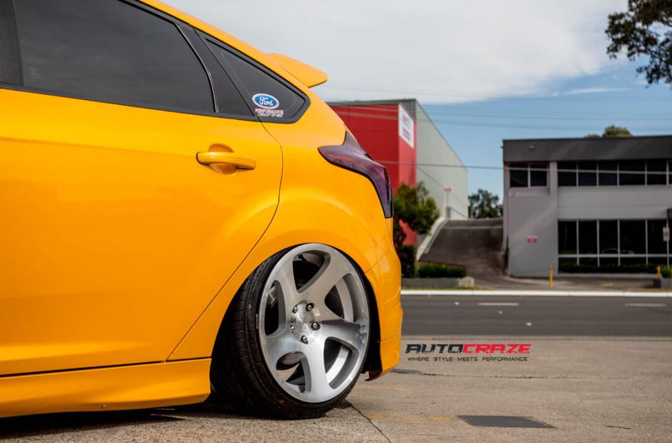 FORD FOCUS  5 STUD  TMB SILVER MACHINED FACE