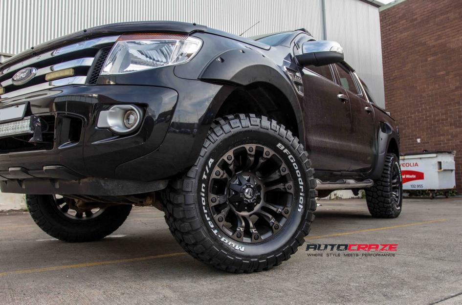 FORD-RANGER-VAPOR-BLACK-MACHINED-WITH-DARK-TINT