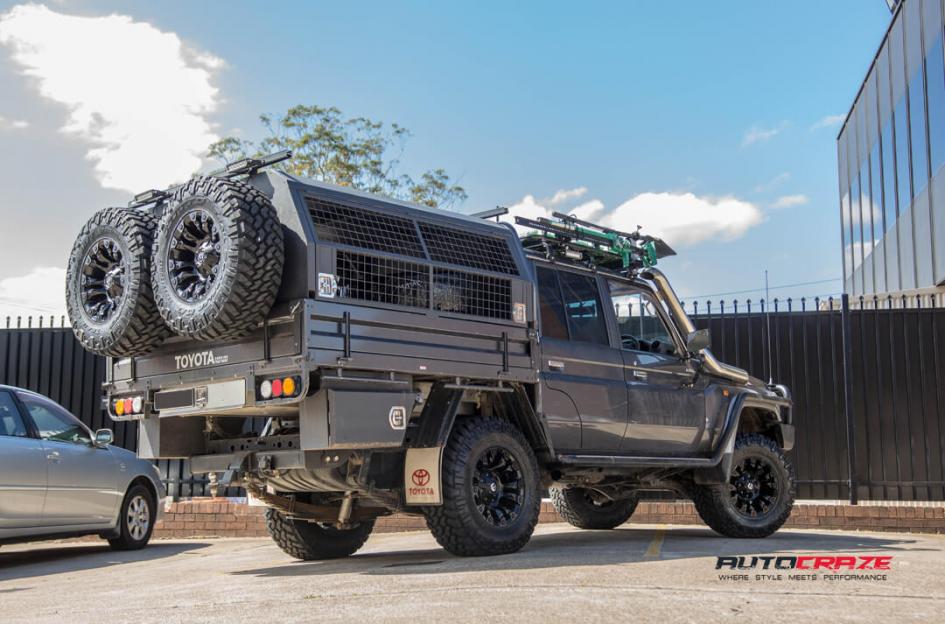 TOYOTA LANDCRUSIER VAPOR MATTE BLACK
