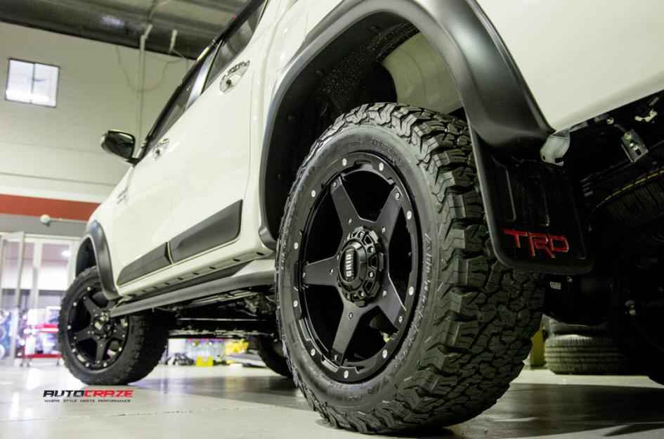 TOYOTA HILUX N80 4WD GD04 MATTE BLACK