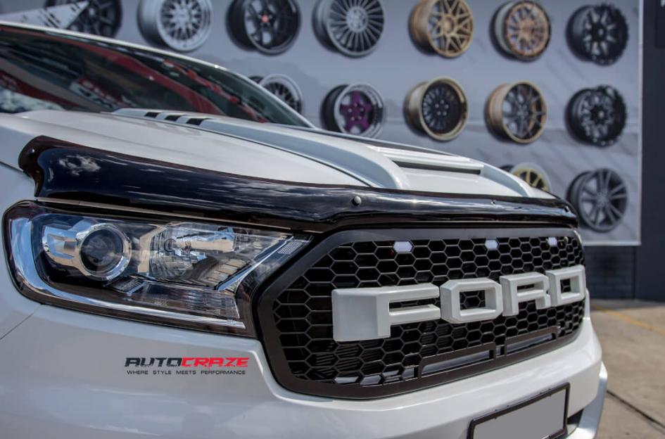 FORD EVEREST VAPOR BLACK MACHINED WITH DARK TINT