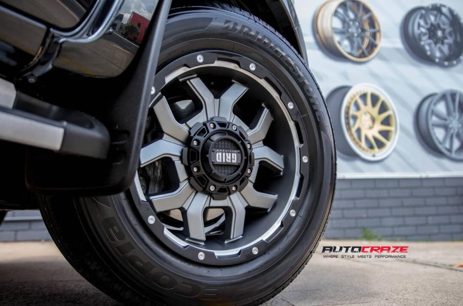 TOYOTA HILUX N70 4WD GD07 MATTE ANTHRACITE MILLED WITH BLACK LIP