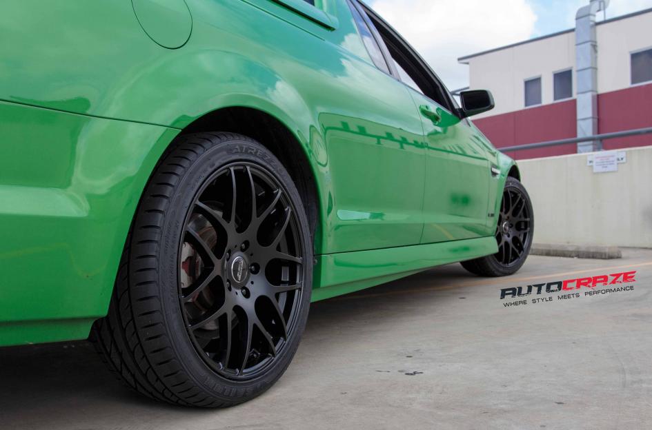 HOLDEN-COMMODORE-M-SPEC-MATTE-BLACK-2
