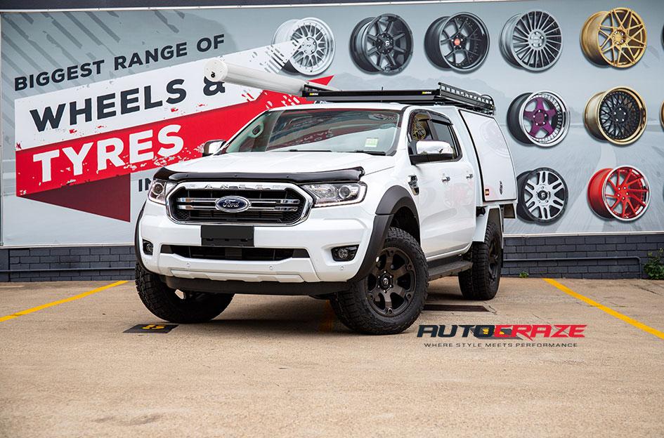FORD RANGER BEAST BLACK MACHINED WITH DARK TINT