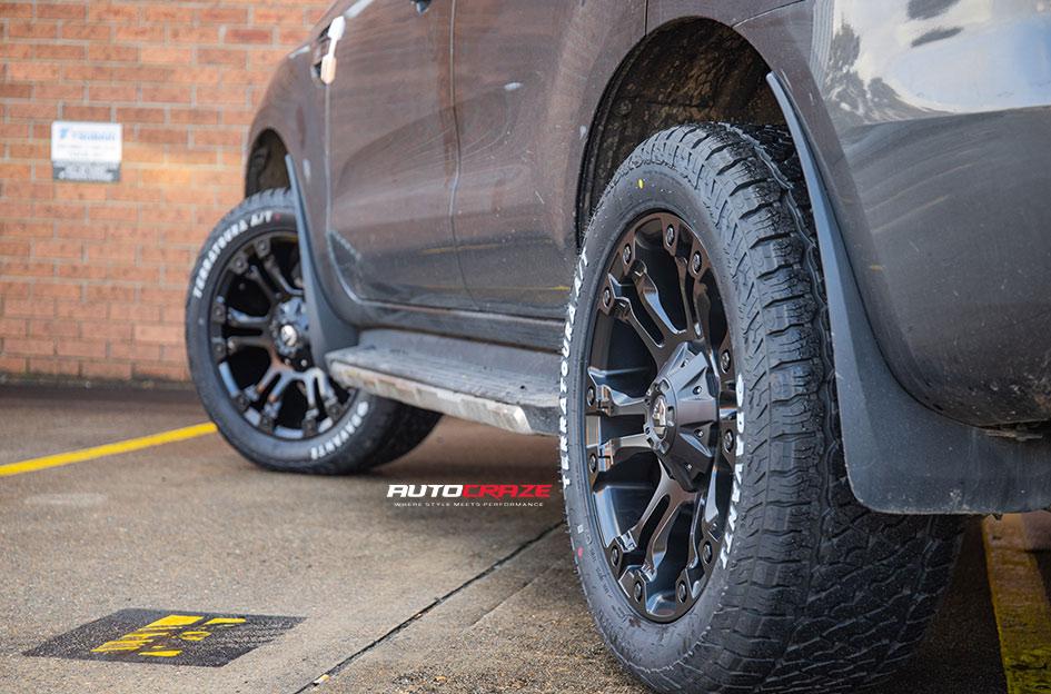 FORD EVEREST VAPOR MATTE BLACK