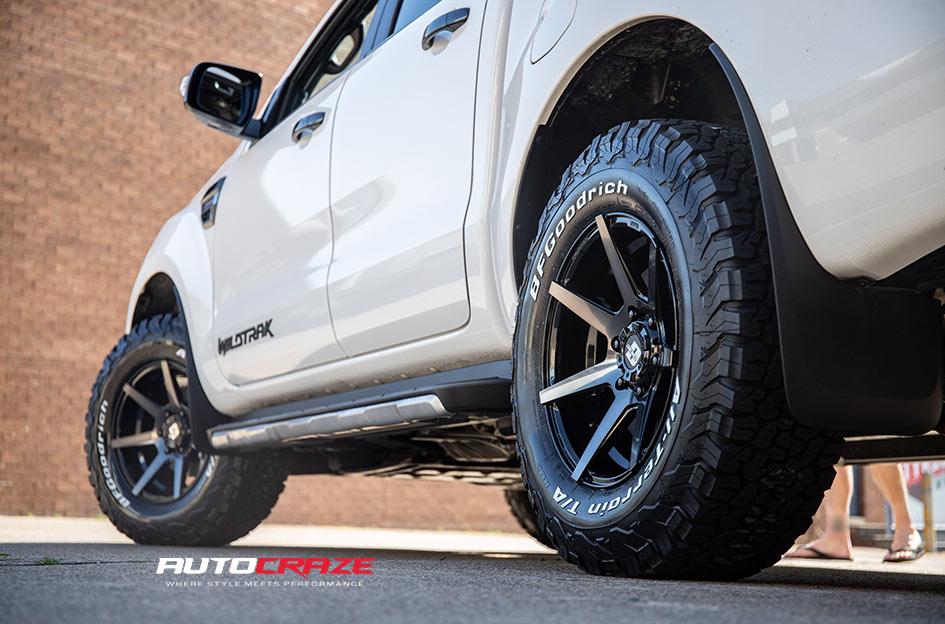 FORD RANGER AVALANCHE MATTE BLACK GREY FACE