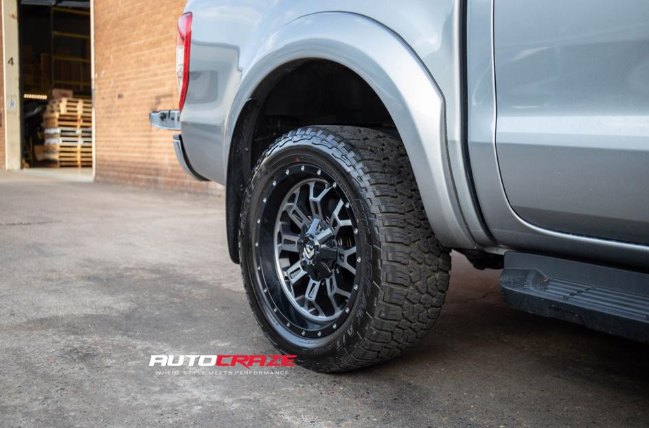 FORD RANGER CRUSH GLOSS BLACK DOUBLE DARK TINT
