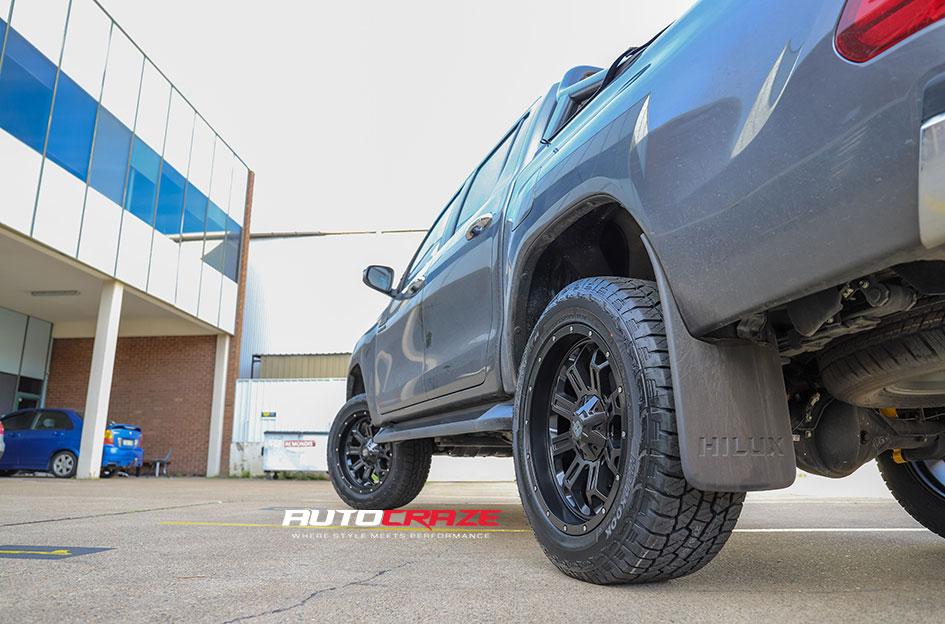 TOYOTA HILUX N80 4WD HURRICANE MATTE BLACK