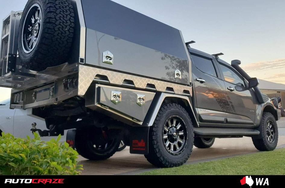 HOLDEN COLORADO HARDLINE GLOSS BLACK MILLED