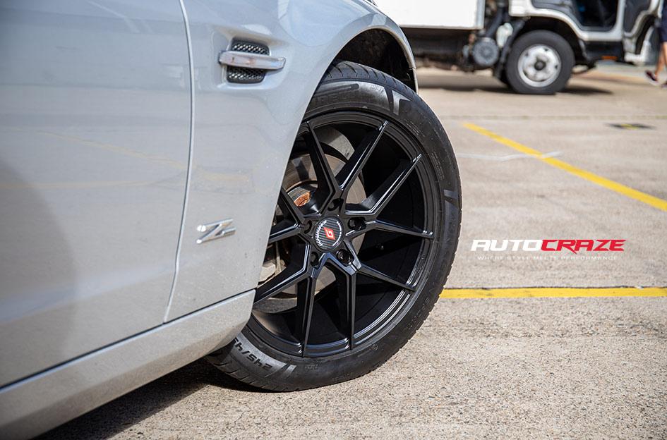 HOLDEN-COMMODORE-IFG-39-BLACK