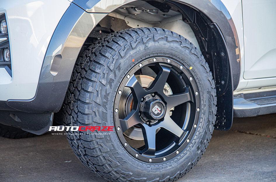 ISUZU DMAX PHILADELPHIA BLACK MATTE FRONT MILLED