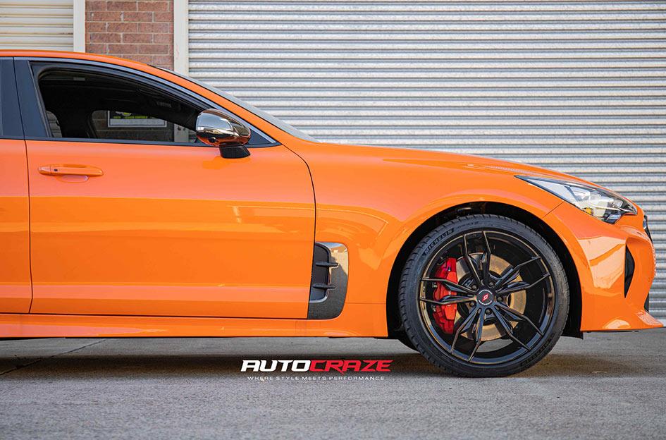 KIA STINGER IFG32 GLOSS BLACK