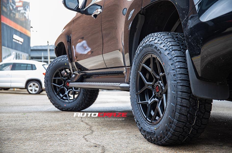 MITSUBISHI PAJERO SABBATH MATTE BLACK