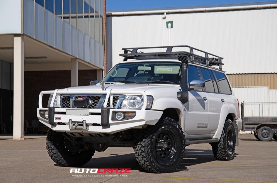 NISSAN PATROL D HOLE BLACK