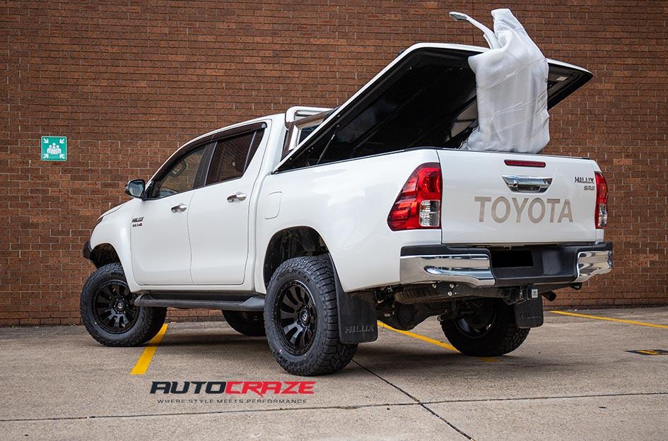 TOYOTA HILUX N80 4WD TACTIC MATTE BLACK