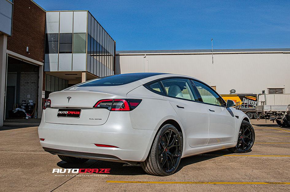TESLA MODEL 3 ZR3 GLOSS BLACK
