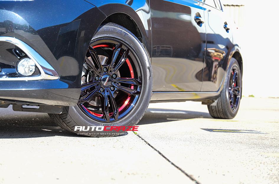 TOYOTA COROLLA REDBACK PIANO BLACK RED UNDERCUT