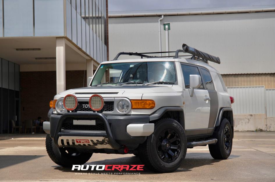 TOYOTA FJ CRUISER AMBUSH MATTE BLACK