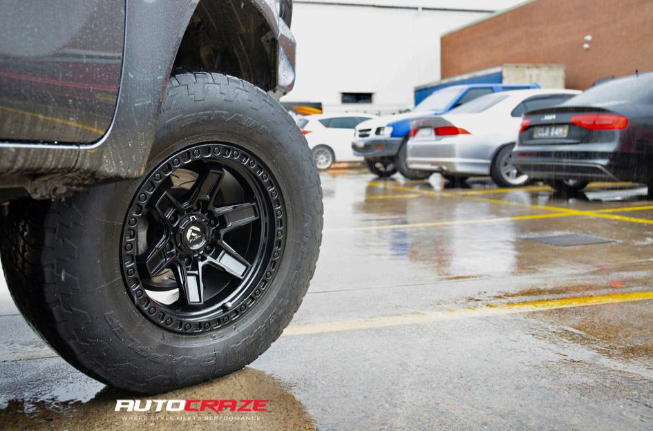 TOYOTA HILUX N80 4WD KICKER MATTE BLACK