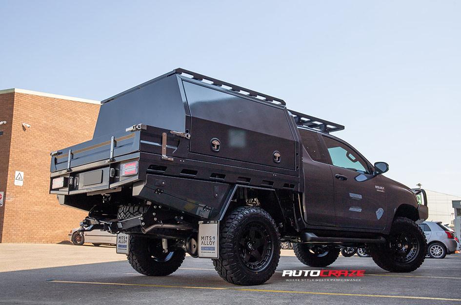 TOYOTA HILUX N80 4WD WARP SATIN BLACK
