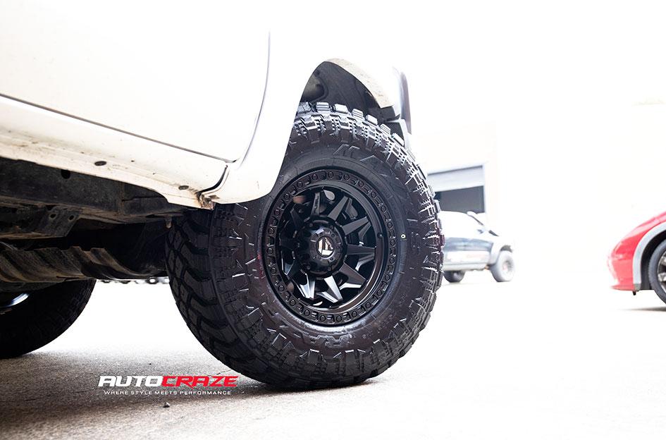 TOYOTA HILUX N70 4WD COVERT MATTE BLACK