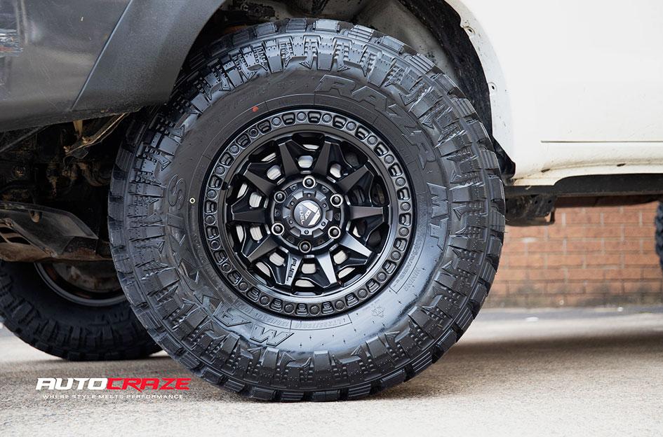 TOYOTA HILUX N70 4WD COVERT MATTE BLACK
