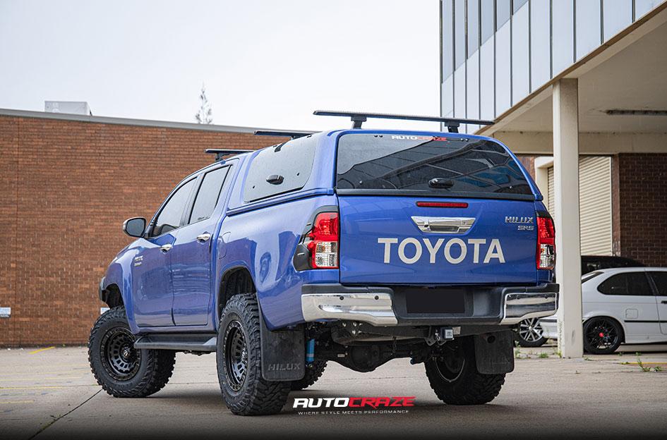 TOYOTA HILUX N80 4WD ZEPHYR MATTE BLACK