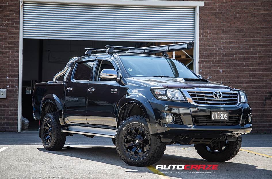 TOYOTA HILUX N70 4WD AMBUSH MATTE BLACK