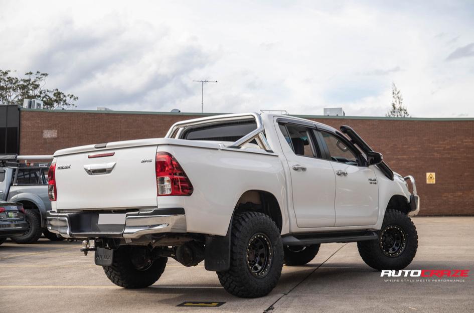 TOYOTA HILUX N80 4WD D LOCKER BLACK