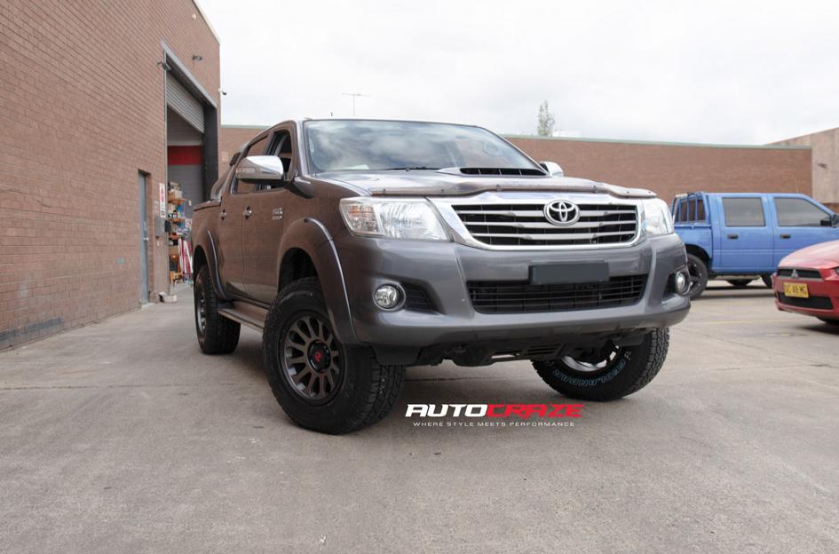 TOYOTA HILUX 4WD VICTIM GUNMETAL BLACK RING