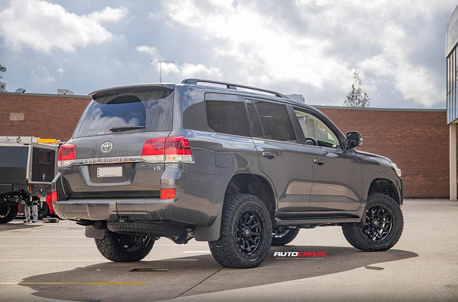 TOYOTA LANDCRUISER COVERT MATTE BLACK