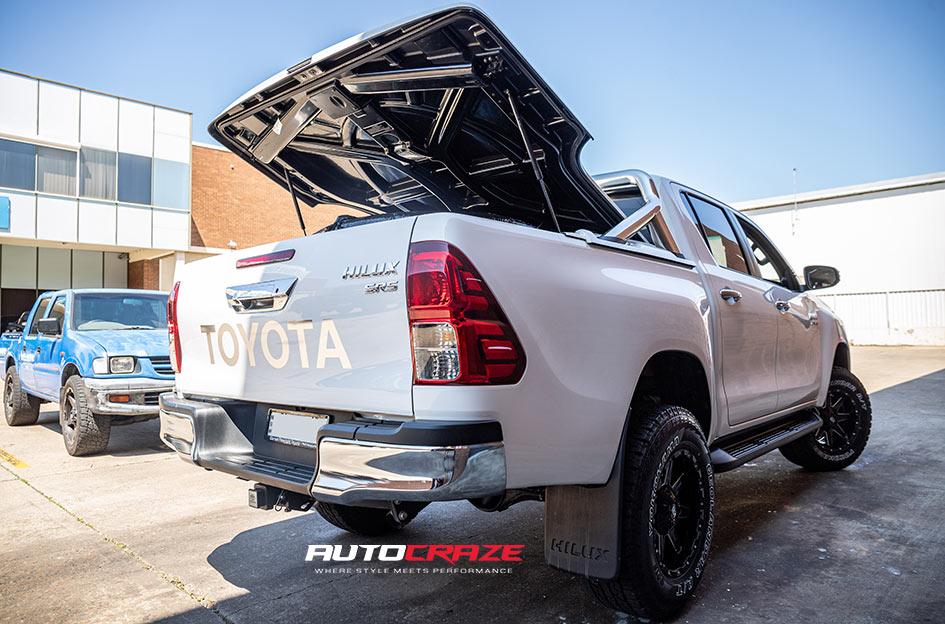 TOYOTA HILUX N80 4WD BLADE  OR GLOSS BLACK MILLED