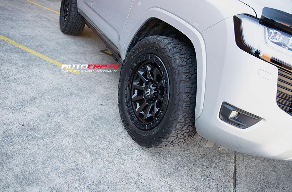 TOYOTA LANDCRUISER VECTOR BLACK MACHINED