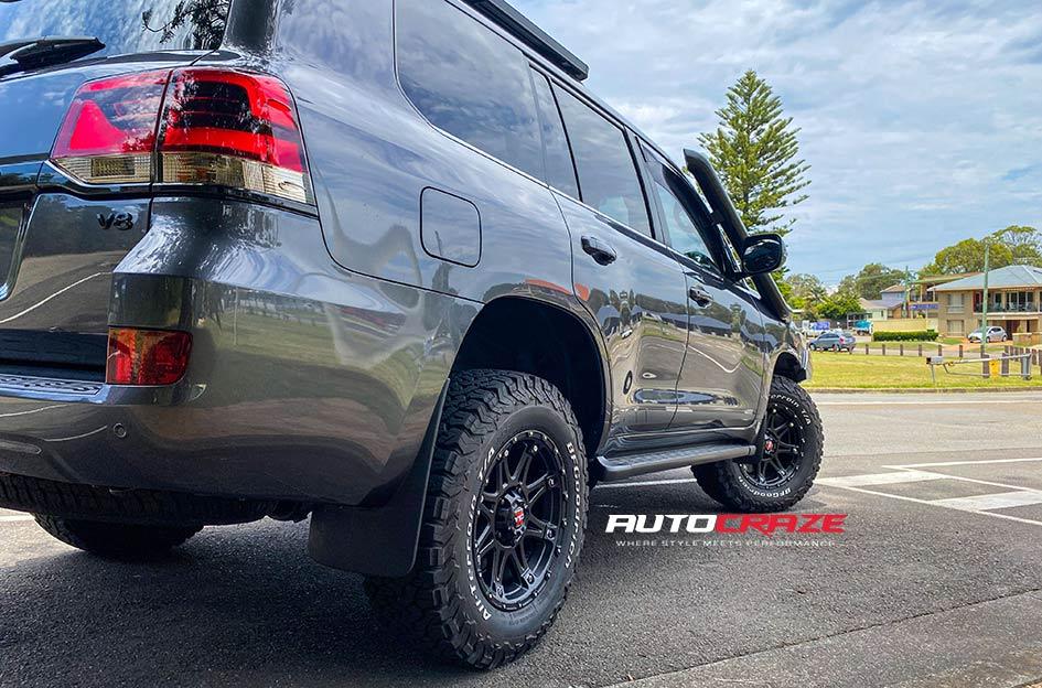 TOYOTA LANDCRUSIER PREDATOR CSA X SATIN BLACK