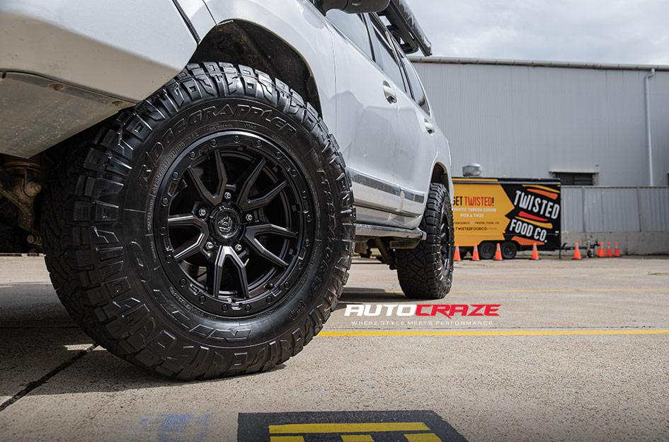 TOYOTA LANDCRUISER REBEL MATTE BLACK